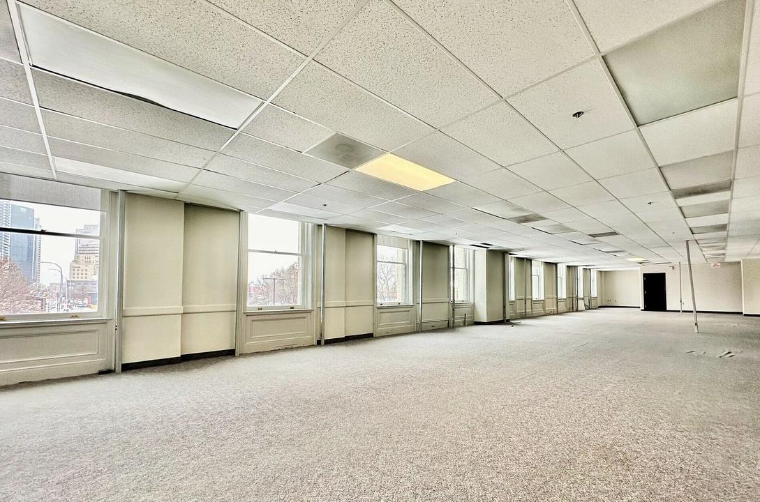 360 - 123 Main Street, Winnipeg, MB