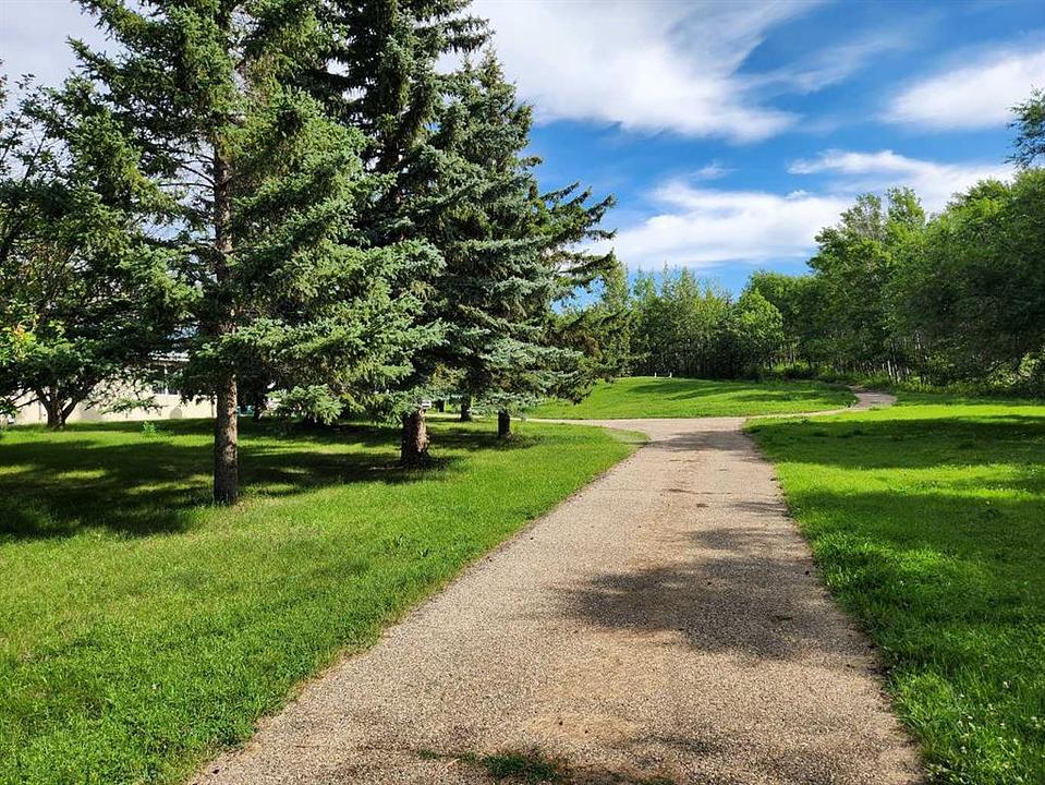 5430 Fairview Avenue, Bashaw, AB