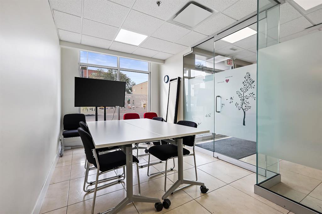 1406 Centre Street North, Calgary, AB