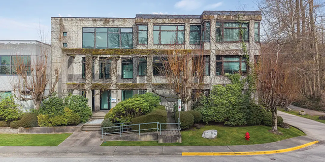 1000 3rd Street West, North Vancouver, BC