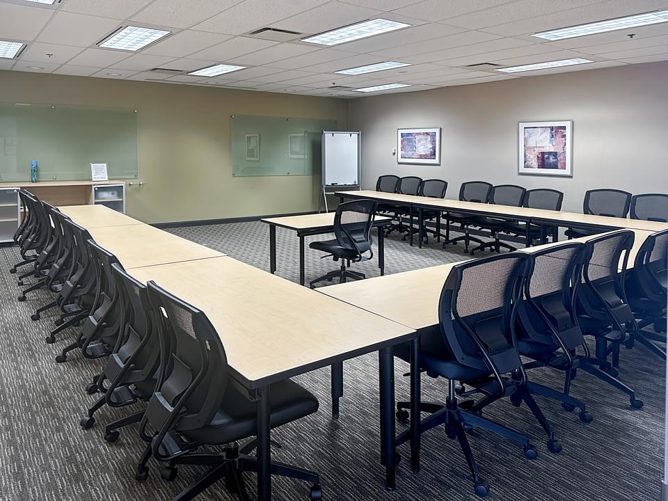 2425 Matheson Boulevard East, Mississauga, ON