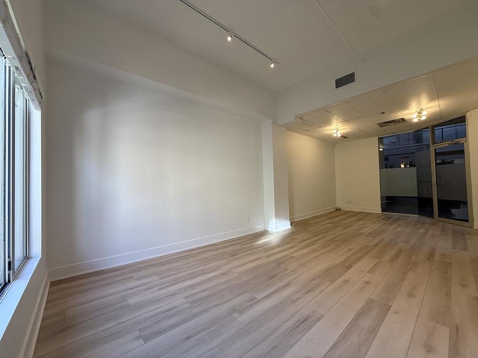 1080 Mainland Street, Vancouver, BC