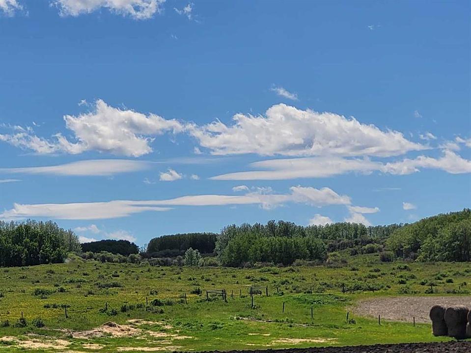 272065 Lochend Road, Rocky View County, AB