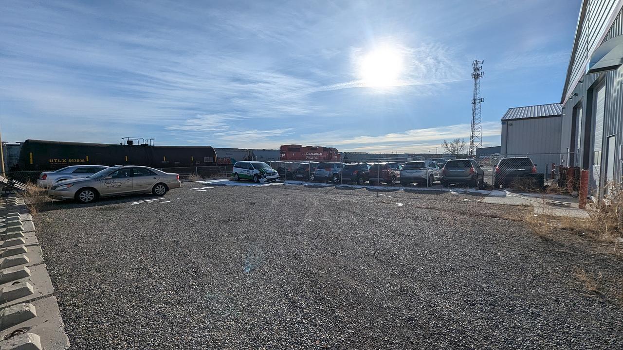1075 36 Street North, Lethbridge, AB