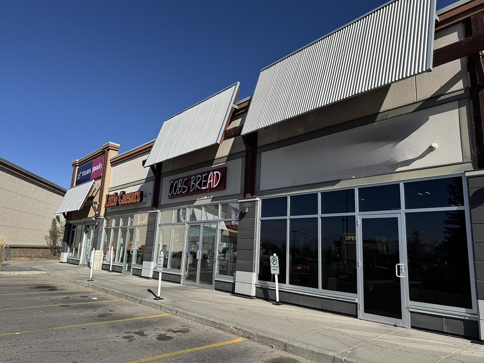 31 Southridge Drive, Okotoks, AB