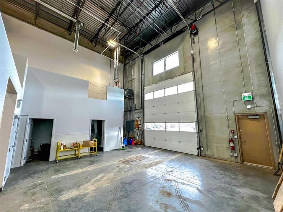 5073 11 Street Southeast, Calgary, AB