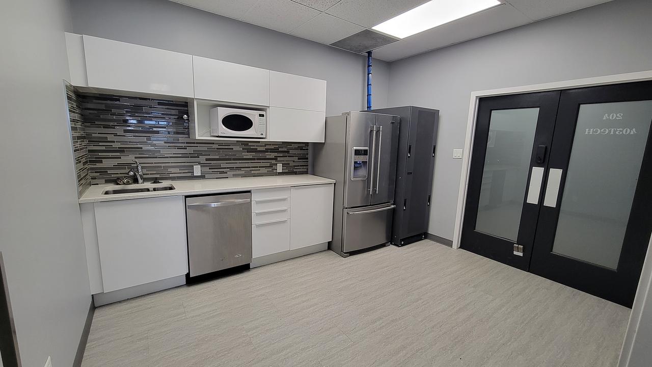 204 - 7730 Macleod Trail SE, Calgary, AB