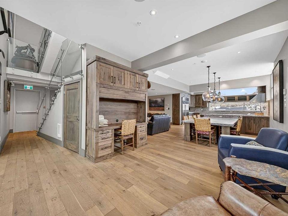 1015 11 Street Southeast, Calgary, AB