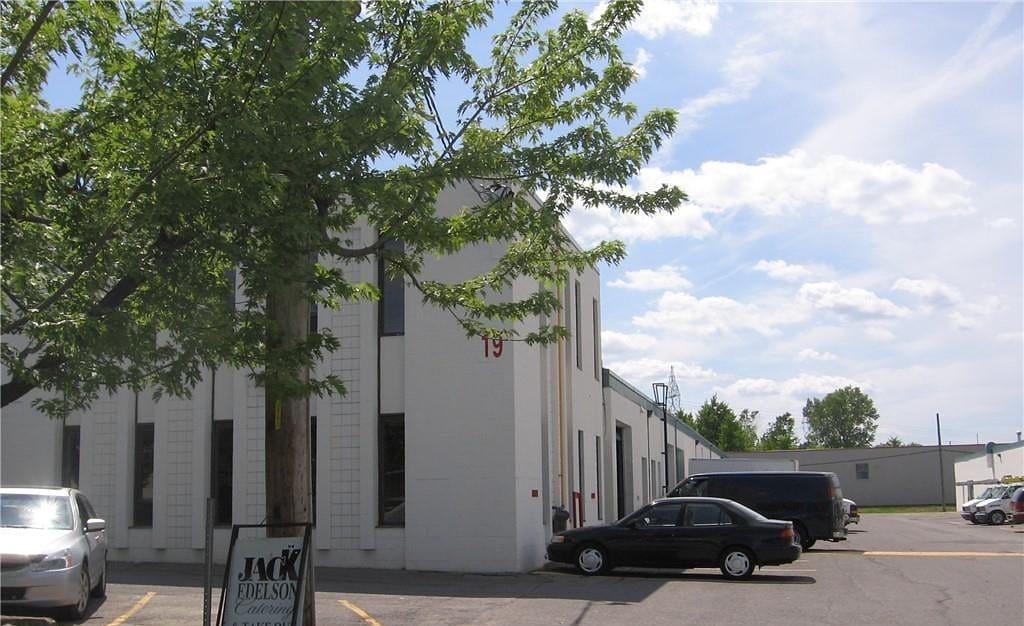 200 - 19 Grenfell Crescent, Ottawa, ON