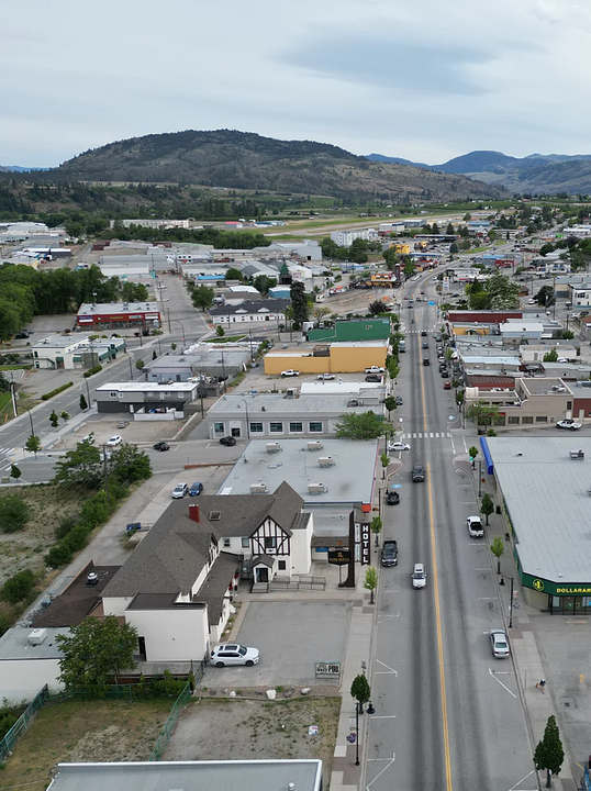 6341 Main Street, Oliver, BC