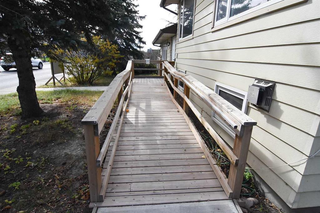 309 Main Street North, Airdrie, AB