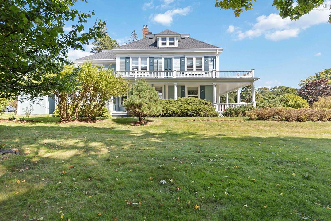 66 McDonald Street, Lunenburg, NS