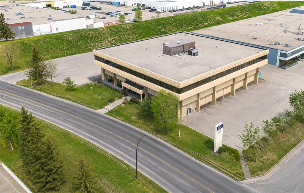 3016 5 Avenue Northeast, Calgary, AB