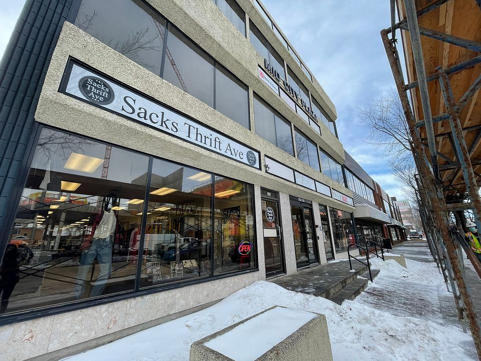 004 - 4805 48 Street, Red Deer, AB