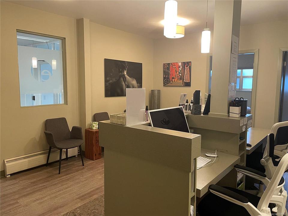 #101 - 1121 Yates Street, Victoria, BC