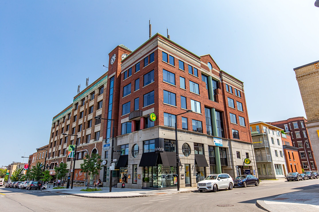 390A - 400 Avenue Laurier Ouest, Montréal, QC