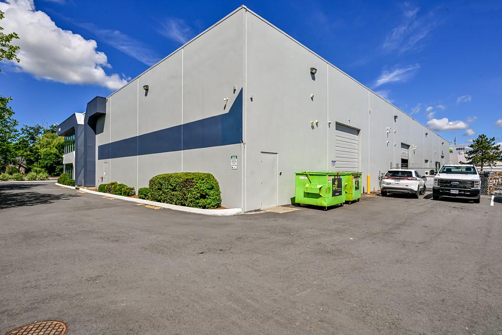 101 - 6554 176 Street, Surrey, BC