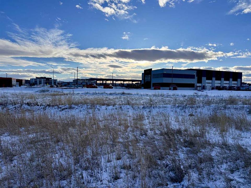 37 Southbank Crescent, Okotoks, AB