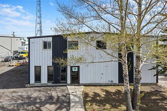 1020 Laut Avenue, Crossfield, AB