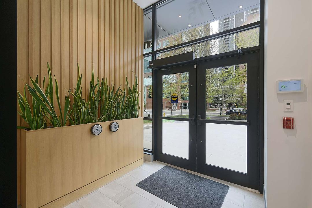 100 - 75 Huntley Street, Toronto, ON
