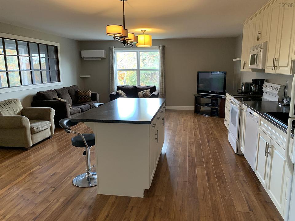 1423 Fall River Road, Fall River, NS