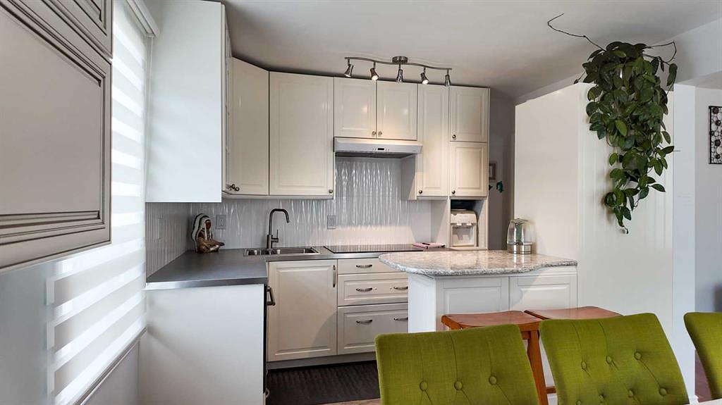 2124 20 Street, Delburne, AB