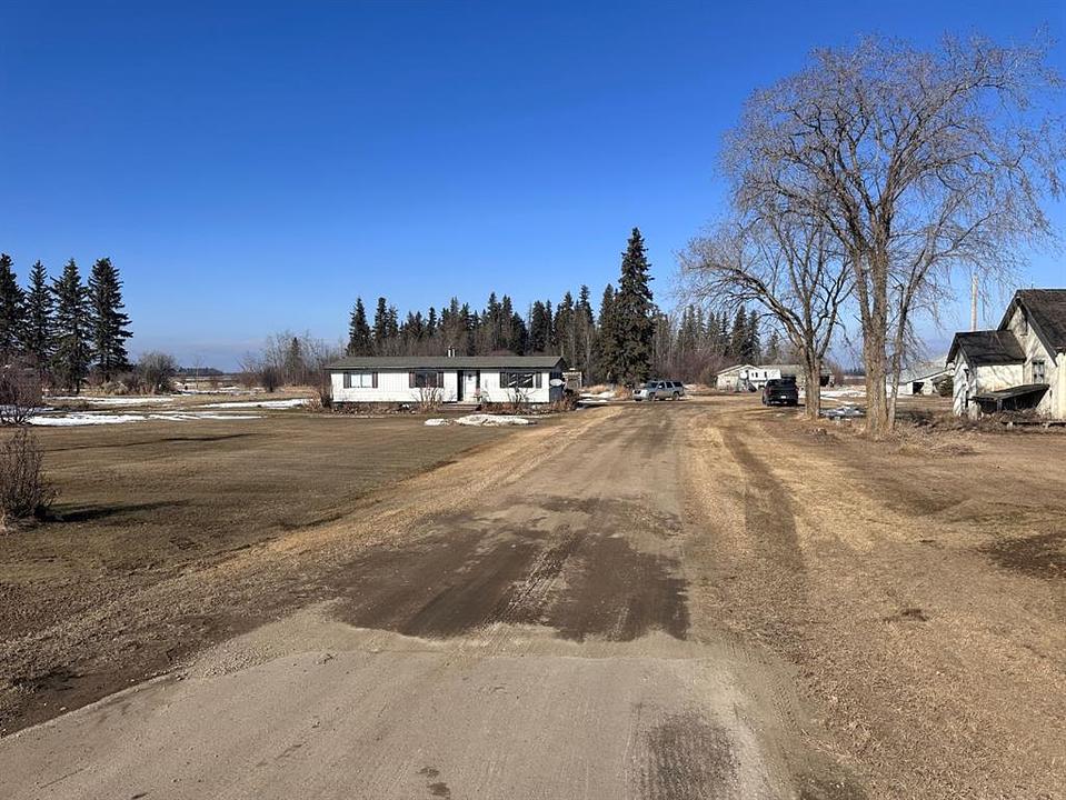 4902 50 Street, Grassland, AB