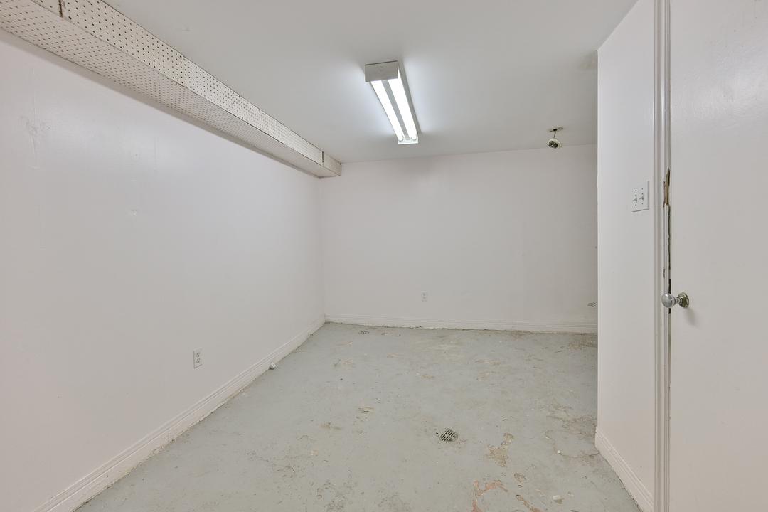 1046 Bathurst Street, Toronto, ON