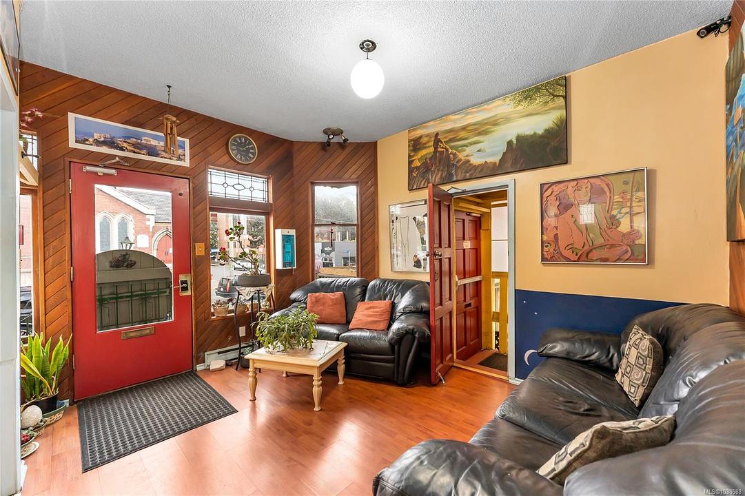 1608 Quadra Street, Victoria, BC