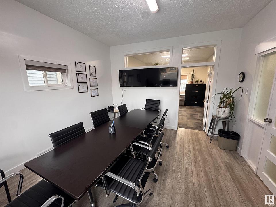 12615 Stony Plain Road, Edmonton, AB