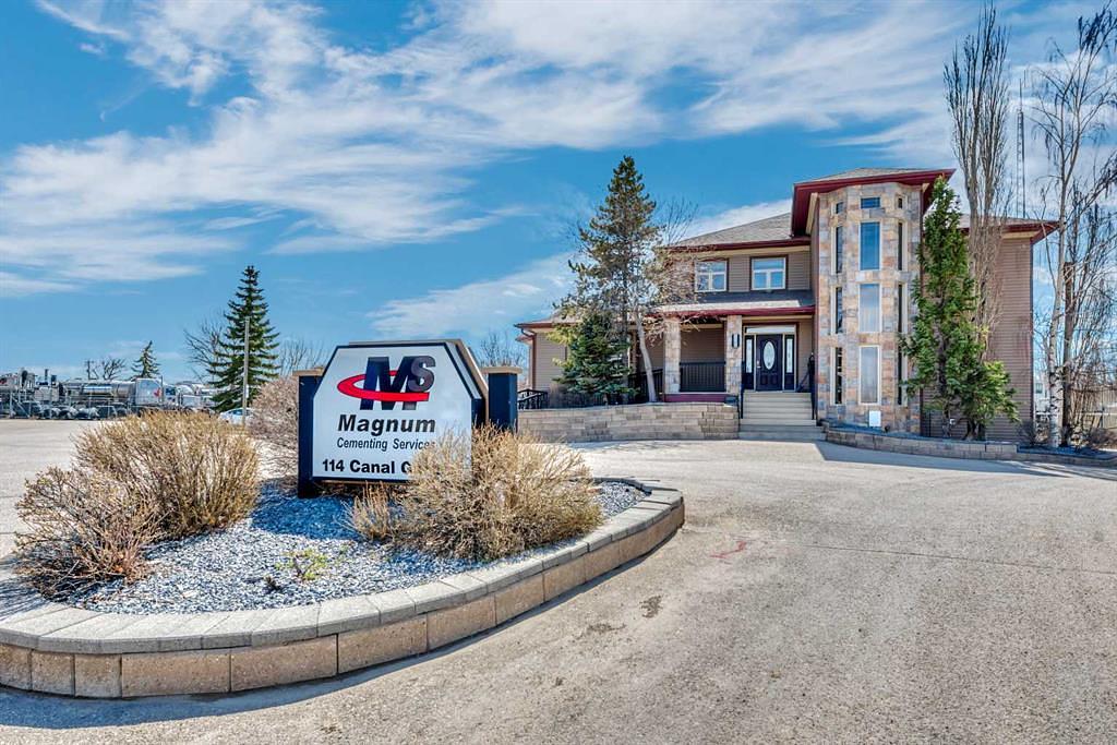 Canal Gardens, Strathmore, AB