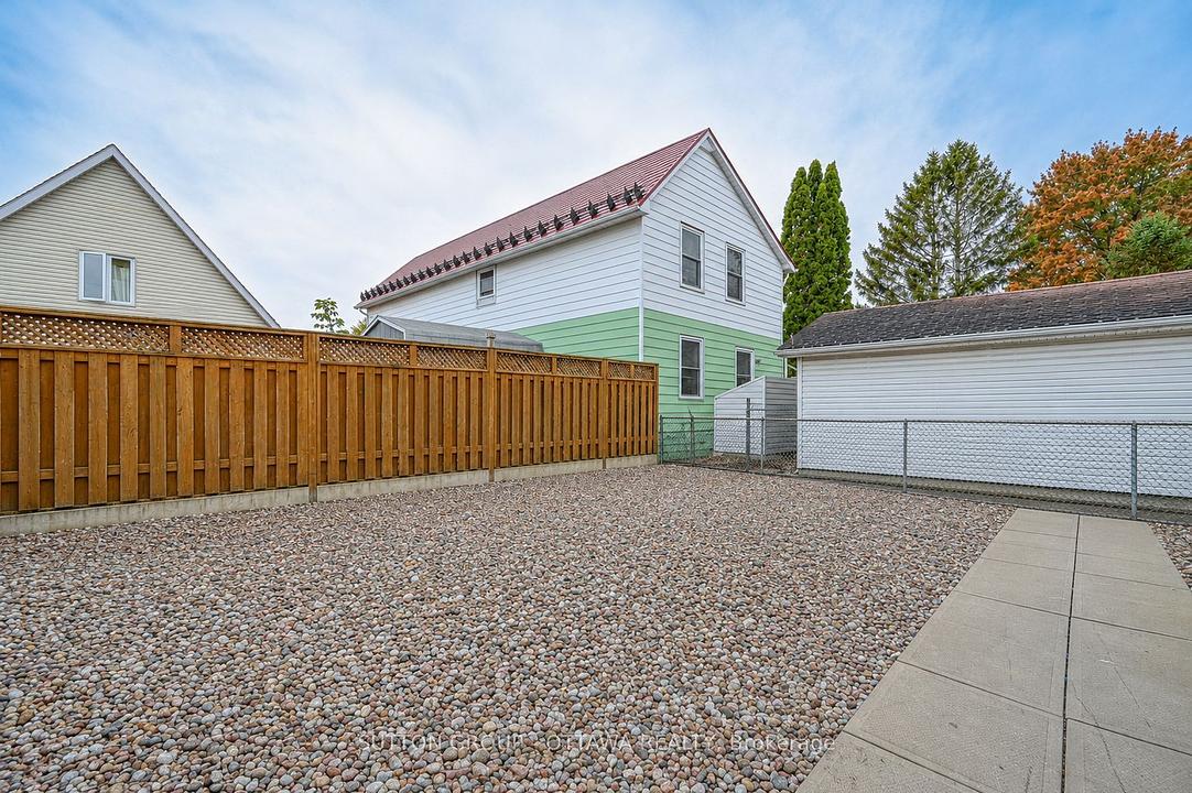 156 Dagmar Avenue, Ottawa, ON