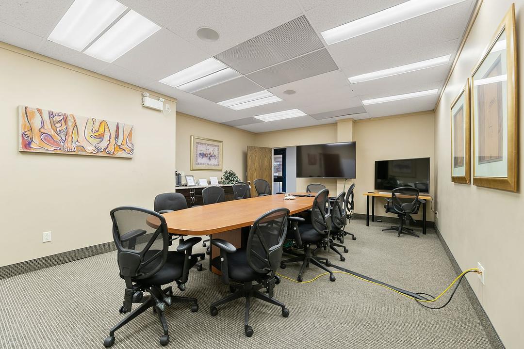 101 - 625 14 Street Northwest, Calgary, AB