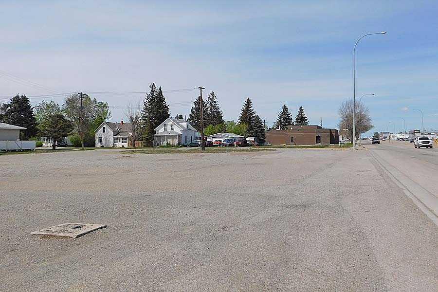 4419 1 Street West, Claresholm, AB