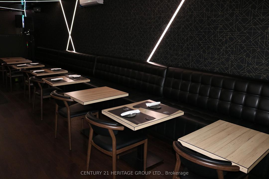 1116 Dundas Street West, Toronto, ON