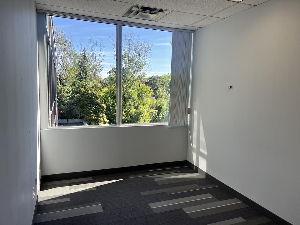 E - 1599 Hurontario Street, Mississauga, ON