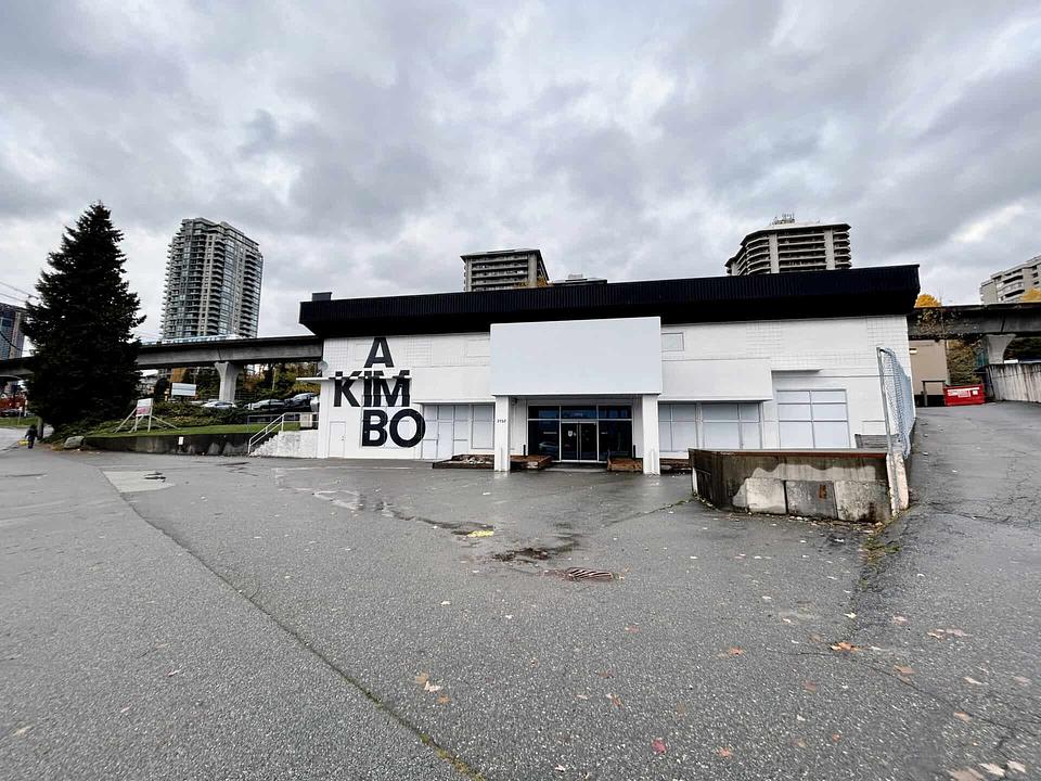 2152 Douglas Rd, Burnaby, BC