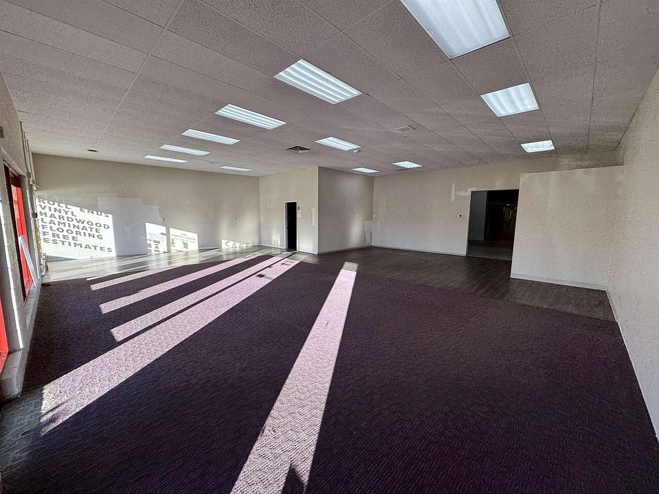 8 - 15551 Fraser Highway, Surrey, BC