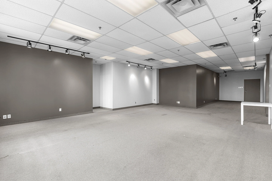 350-A - 8150 Boulevard Métropolitain Est, Montréal, QC