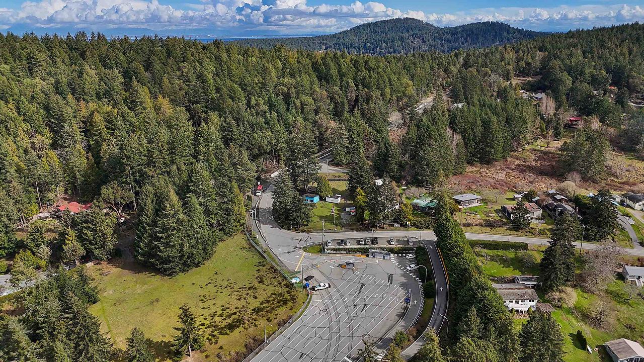 492 Dalton Drive, Mayne Island, BC