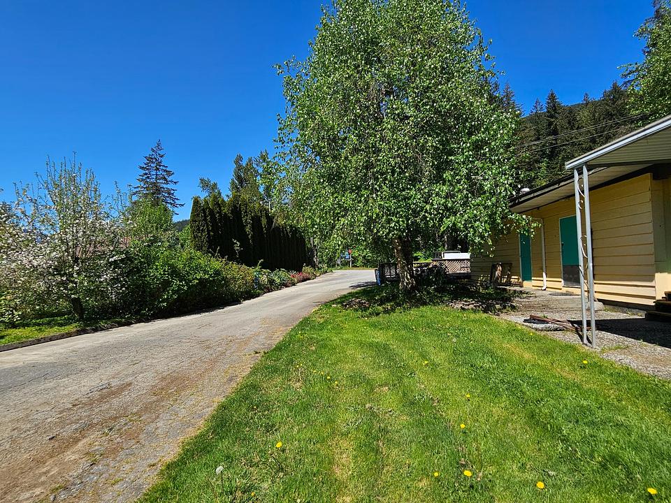 2226 Lougheed Highway, Agassiz, BC