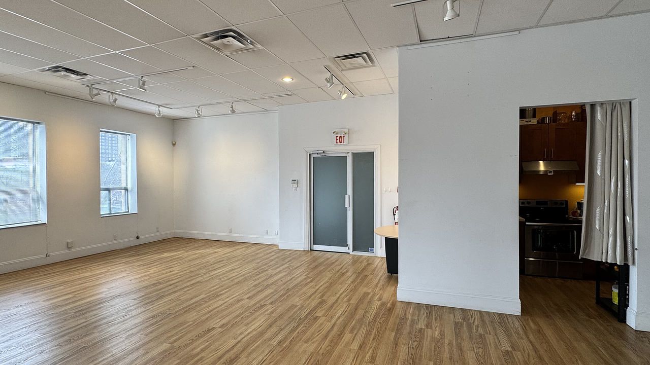 101 - 11 Davies Avenue, Toronto, ON
