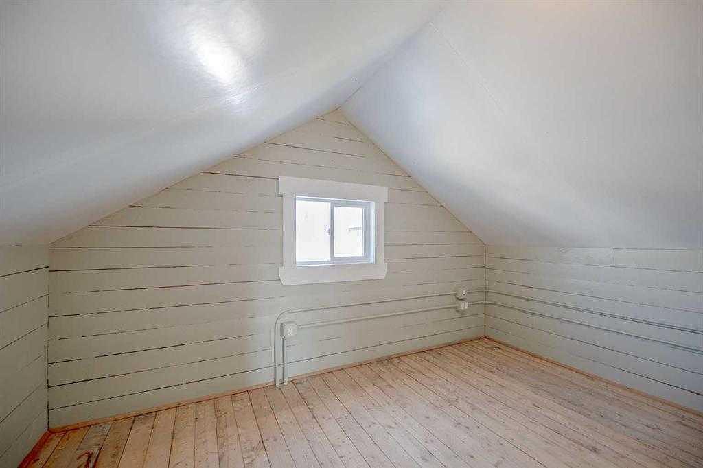 125 River Avenue, Cochrane, AB