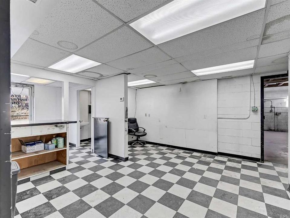 Kingsway Avenue Southeast, Medicine Hat, AB