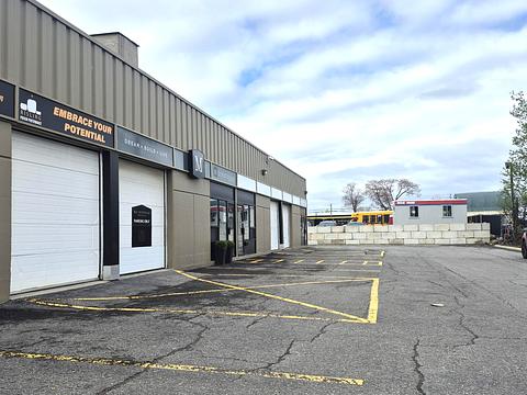 1590 Liverpool Court, Ottawa, ON
