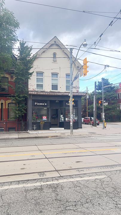 374 Dundas Street East, Toronto, ON