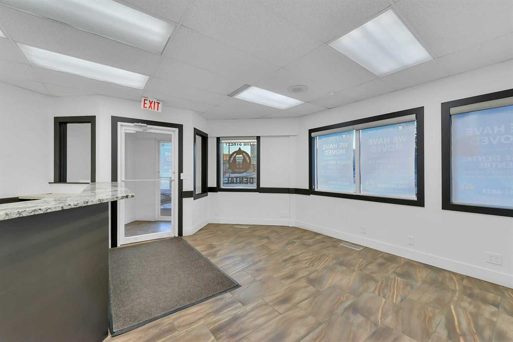 1 - 5116 52 Street, Red Deer, AB