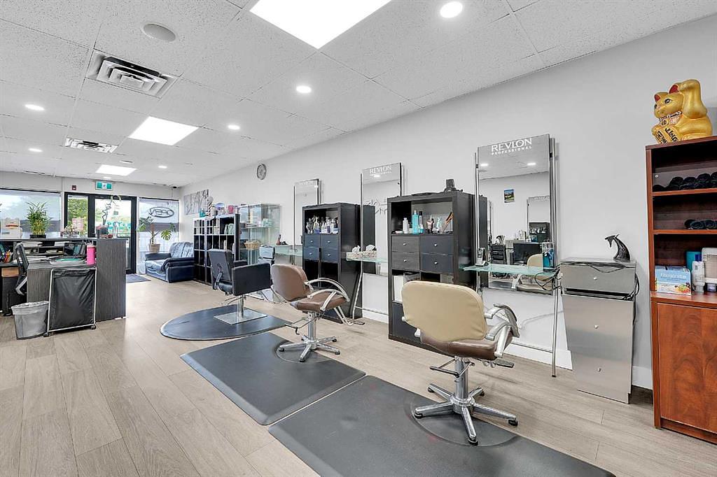 222 16 Avenue Northeast, Calgary, AB