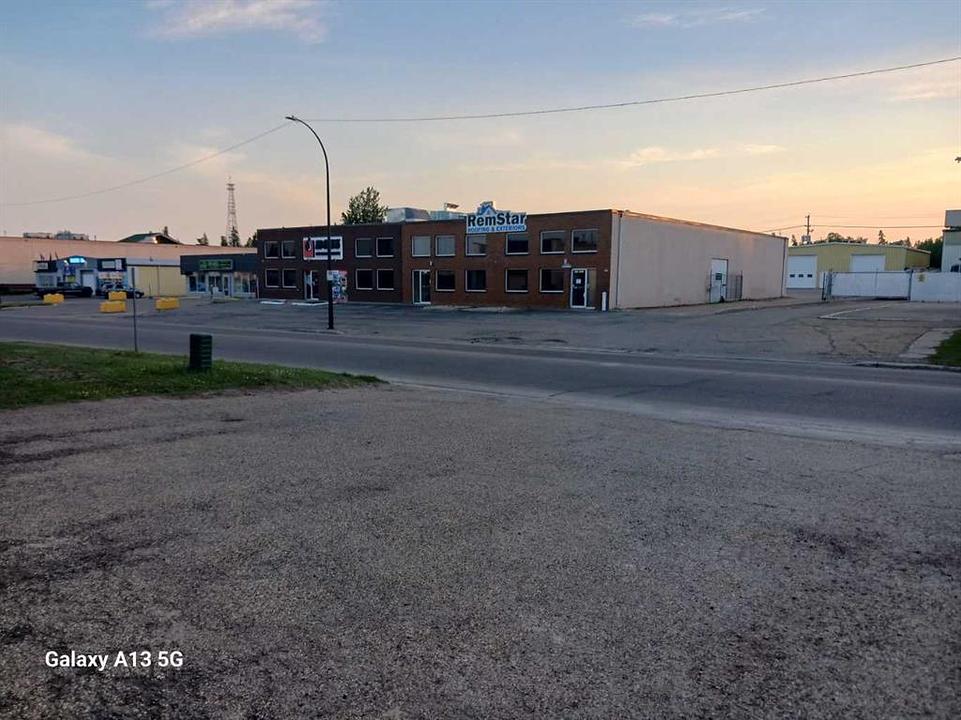 6789 52 Avenue, Red Deer, AB