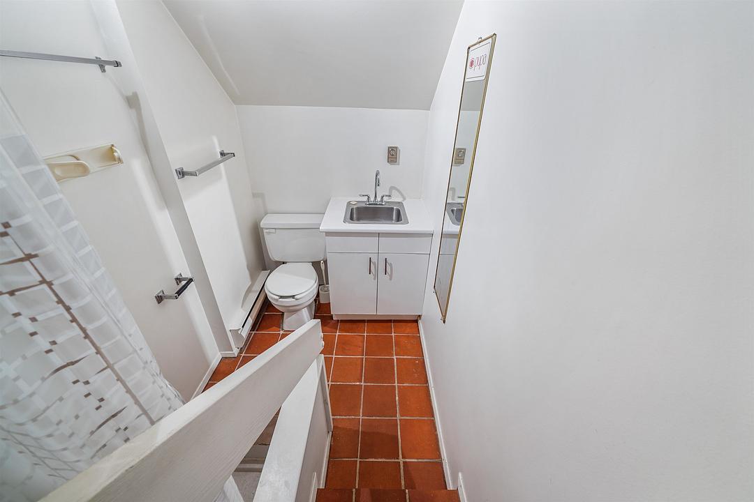 1233 West 7th Avenue, Vancouver, BC